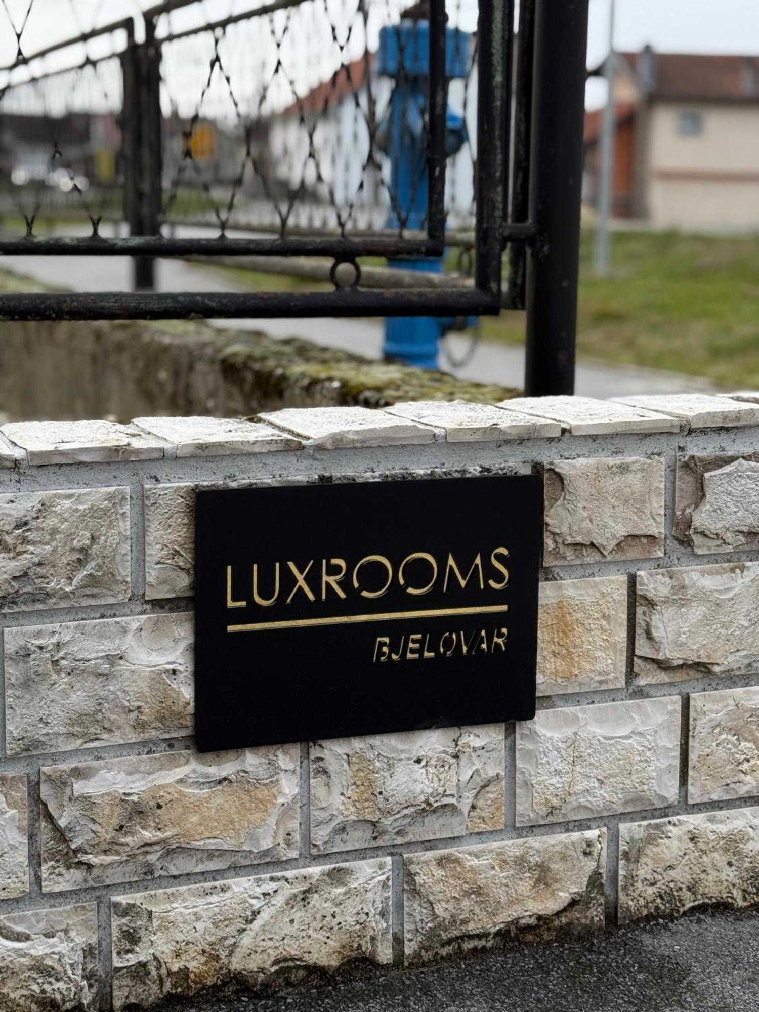 Luxrooms - Hotel Type With Private Jacuzzi เบียโลวาร์ ภายนอก รูปภาพ