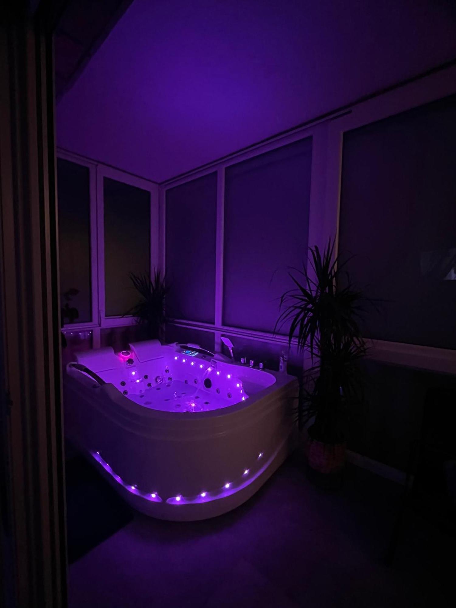 Luxrooms - Hotel Type With Private Jacuzzi เบียโลวาร์ ภายนอก รูปภาพ