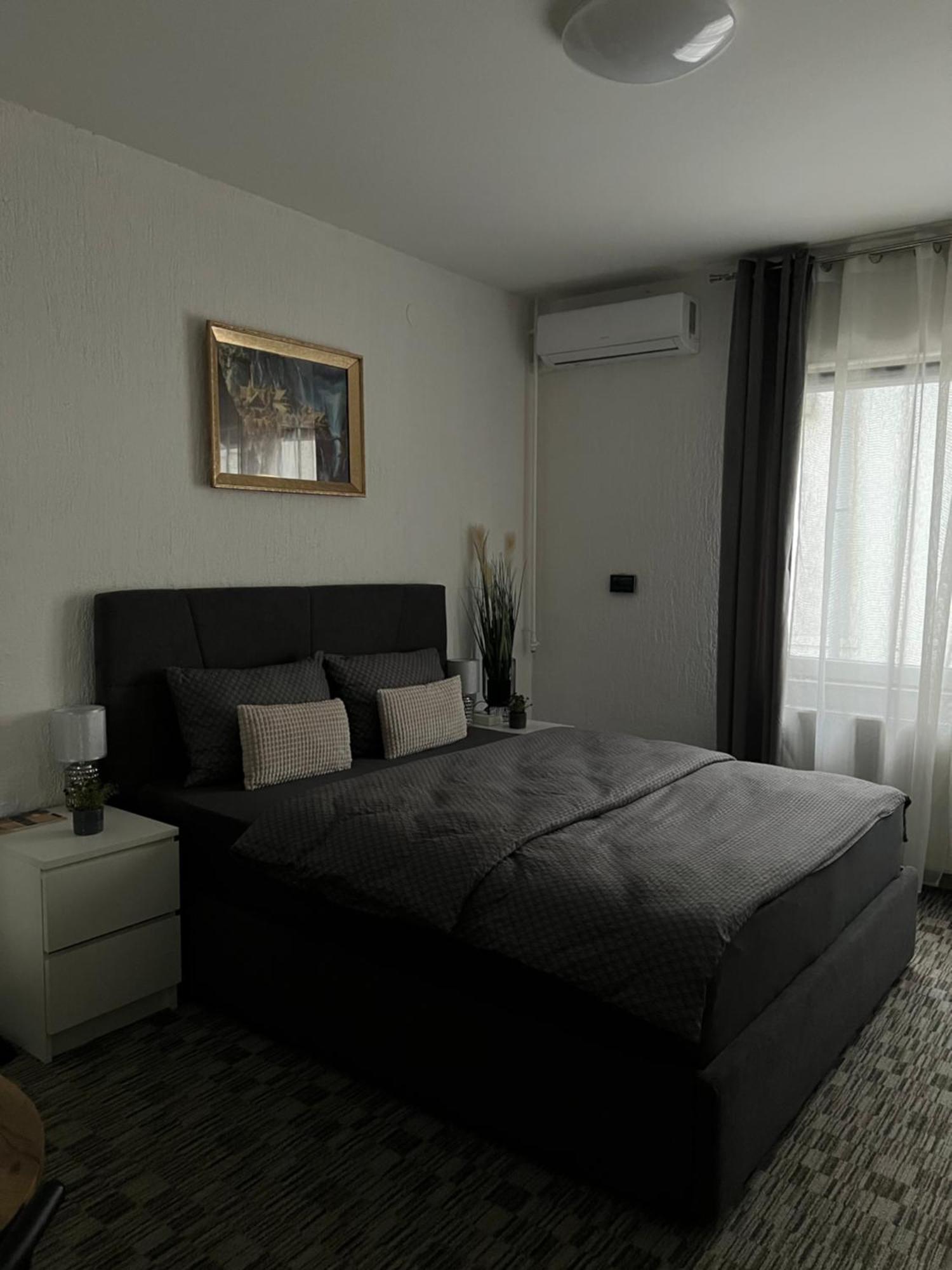 Luxrooms - Hotel Type With Private Jacuzzi เบียโลวาร์ ภายนอก รูปภาพ